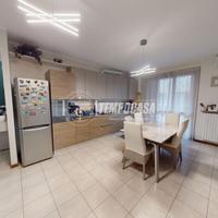 TRE LOCALI DOPPI SERVIZI CON BOX E CANTINA!!!!