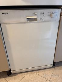 LAVASTOVIGLIE MIELE G 641 PLUS