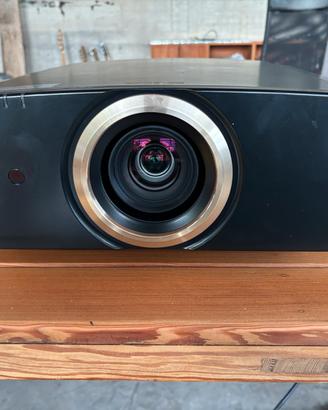 Home Cinema completo con proiettore JVC DLA-RS49E