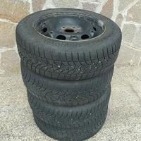 Set 4 Pneumatici invernali con cerchi per VW Polo.