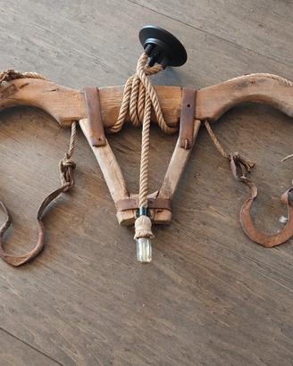 Lampada Giogo antico conservato