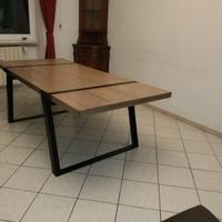 Tavolo design in legno