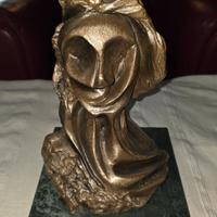 Scultura in bronzo "Volto Velato" di  E. Moschella