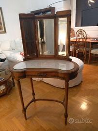 Tavolino toeletta