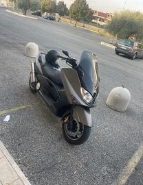 Yamaha T Max - 2005