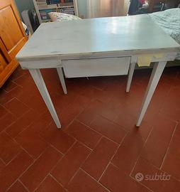 tavolo piccolo shabby chic