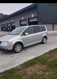 VOLKSWAGEN Touran - 2005