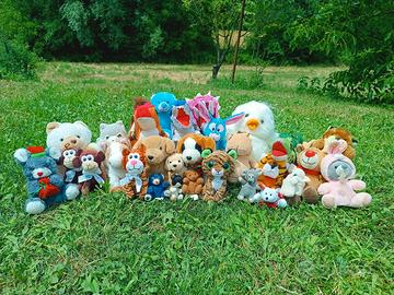 Peluche usati di varie dimensioni