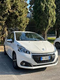 Peugeot 208 1.6 BlueHDi (2016) –  124.000 km!