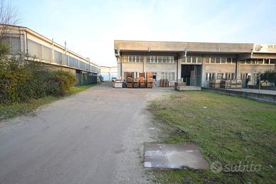 Immobile di 550 m² con 3 locali a San Giovanni in 