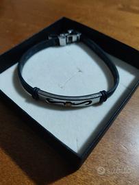 Braccialetto in caucciù nero