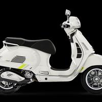 Piaggio Vespa 310 GTS Super Tech