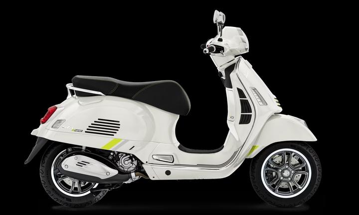 Piaggio Vespa 310 GTS Super Tech