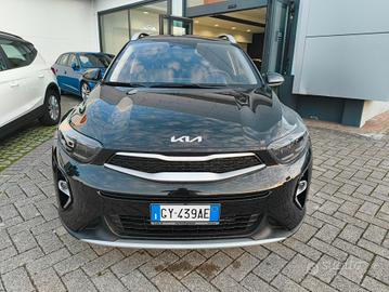 Kia Stonic 1.2 MPI Urban soli 2700km
