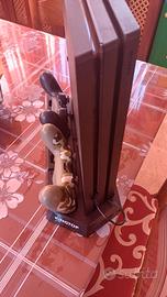 playStation 4 pro + due Jiostik