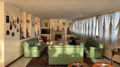Loft / Open Space di 200 m² con 1 locale a Casoria