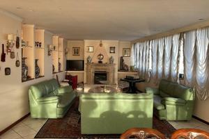 Loft / Open Space di 200 m² con 1 locale a Casoria