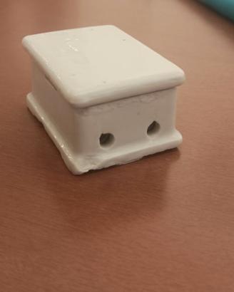 Materiale elettrico antico in ceramica bianca