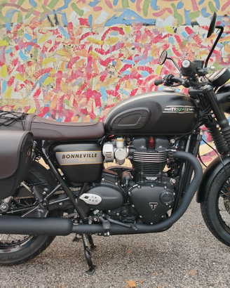 Triumph bonneville t120 km. 1500