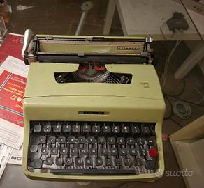 macchina da scrivere vintage 