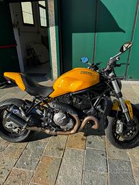 Ducati monster 821