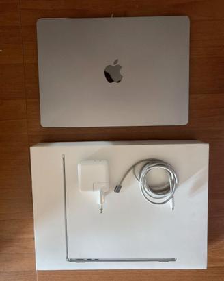 MacBook Air 13" M3 2024 - 8GB/512GB - Argento