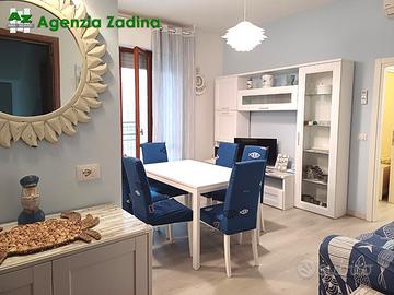 A mt.50 dal mare CON AMPIO TERRAZZO.Clima