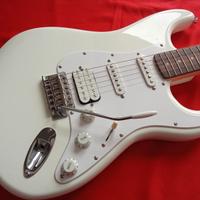 Squier BY FENDER Stratocaster Arctic CTS ORANGE