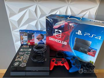 PS4 500GB + 2 Controller + 3 Giochi