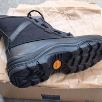 Anfibi taglia 42 nuovi Uomo