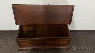 Cassapanca in legno