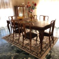 Tavolo con sedie stile chippendale da restaurare