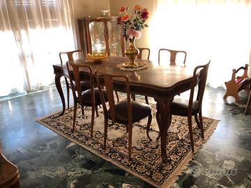 Tavolo con sedie stile chippendale da restaurare