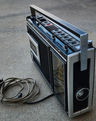 Radio Grundig con lettore musicassette