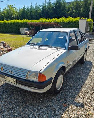 Ford escort 1.1 Laser