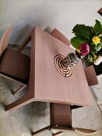 tavolo quadrato e quattro sedie in rovere chiaro 