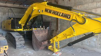 escavatore New Holland 245