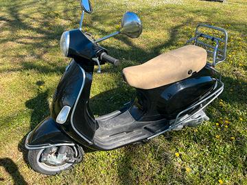 Vespa LX 125