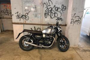 Triumph speed twin 900