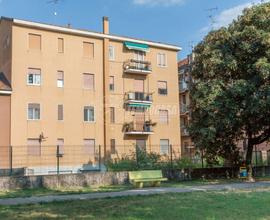 3 LOCALI IN BUONO STATO CON BALCONE E POSSIBILITA'