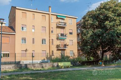 3 LOCALI IN BUONO STATO CON BALCONE E POSSIBILITA'