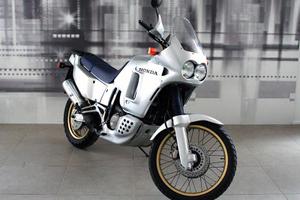 Honda Africa Twin 750 XRV