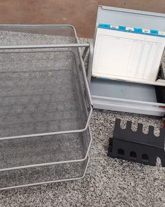Set da ufficio in metallo (timbri, buste, rubrica)