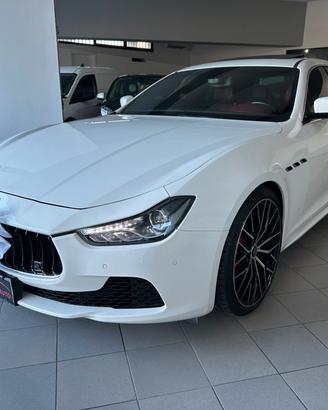 Maserati Ghibli V6 3.0 Diesel 275 CV INTERNI CARTI