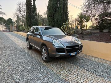 Porsche cayenne turbo