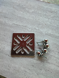 Rubinetto.Pomelli vari e coperchio per scarico