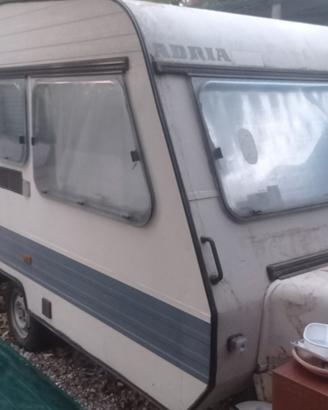roulotte Adria 400 t