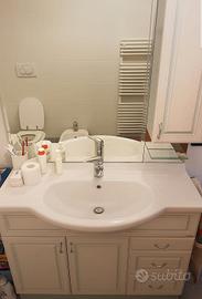 Mobile bagno completo con lavabo e specchio