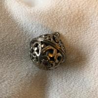 Ciondolo chiama angeli