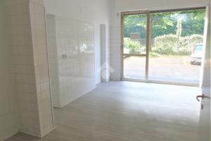 NEGOZIO A BAGNOLO MELLA